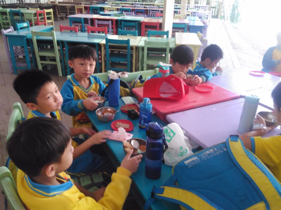 文件 : <FONT COLOR='red'>(108.11.01)綠世界 A-6.JPG</FONT> <BR> 尺寸 : <FONT COLOR='blue'>950 × 712</FONT> 圖元 <BR> 格式 : <FONT COLOR='green'>jpg</FONT> <BR> 大小 : <FONT COLOR='green'> -- </FONT> KB