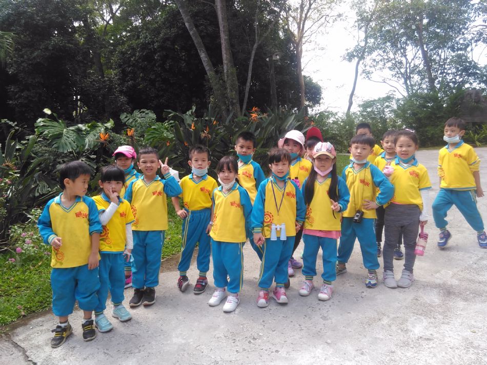 文件 : <FONT COLOR='red'>(108.11.01)綠世界 A-67.JPG</FONT> <BR> 尺寸 : <FONT COLOR='blue'>950 × 712</FONT> 圖元 <BR> 格式 : <FONT COLOR='green'>jpg</FONT> <BR> 大小 : <FONT COLOR='green'> -- </FONT> KB