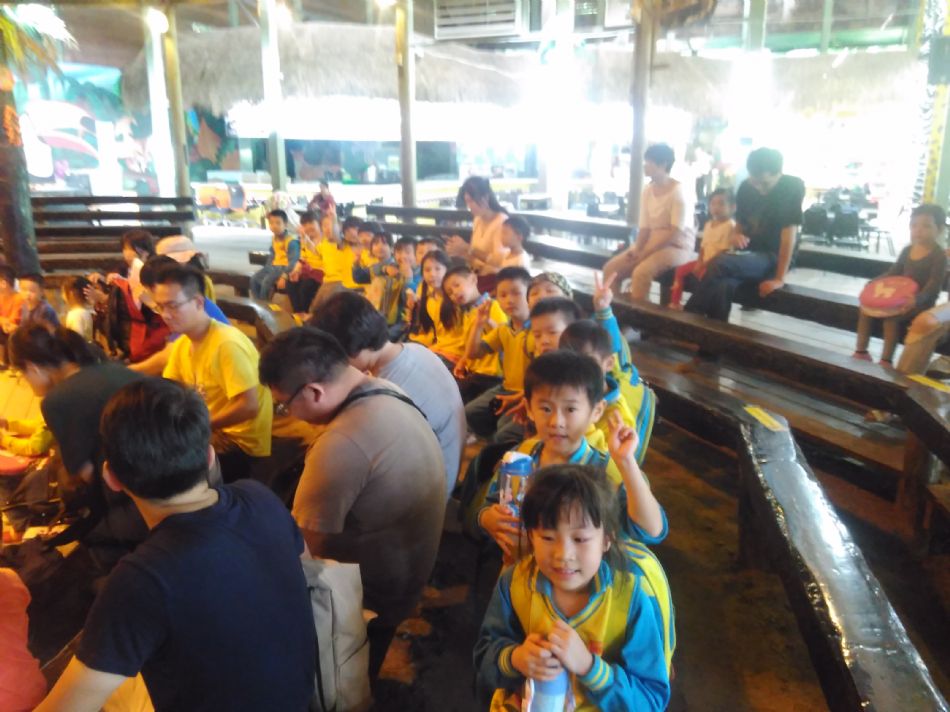 文件 : <FONT COLOR='red'>(108.11.01)綠世界 A.JPG</FONT> <BR> 尺寸 : <FONT COLOR='blue'>950 × 712</FONT> 圖元 <BR> 格式 : <FONT COLOR='green'>jpg</FONT> <BR> 大小 : <FONT COLOR='green'> -- </FONT> KB