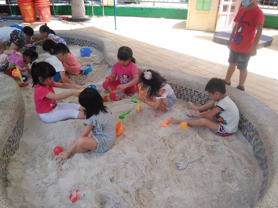 文件 : <FONT COLOR='red'>(108.08.22)玩沙趣-4.JPG</FONT> <BR> 尺寸 : <FONT COLOR='blue'>950 × 712</FONT> 圖元 <BR> 格式 : <FONT COLOR='green'>jpg</FONT> <BR> 大小 : <FONT COLOR='green'> -- </FONT> KB