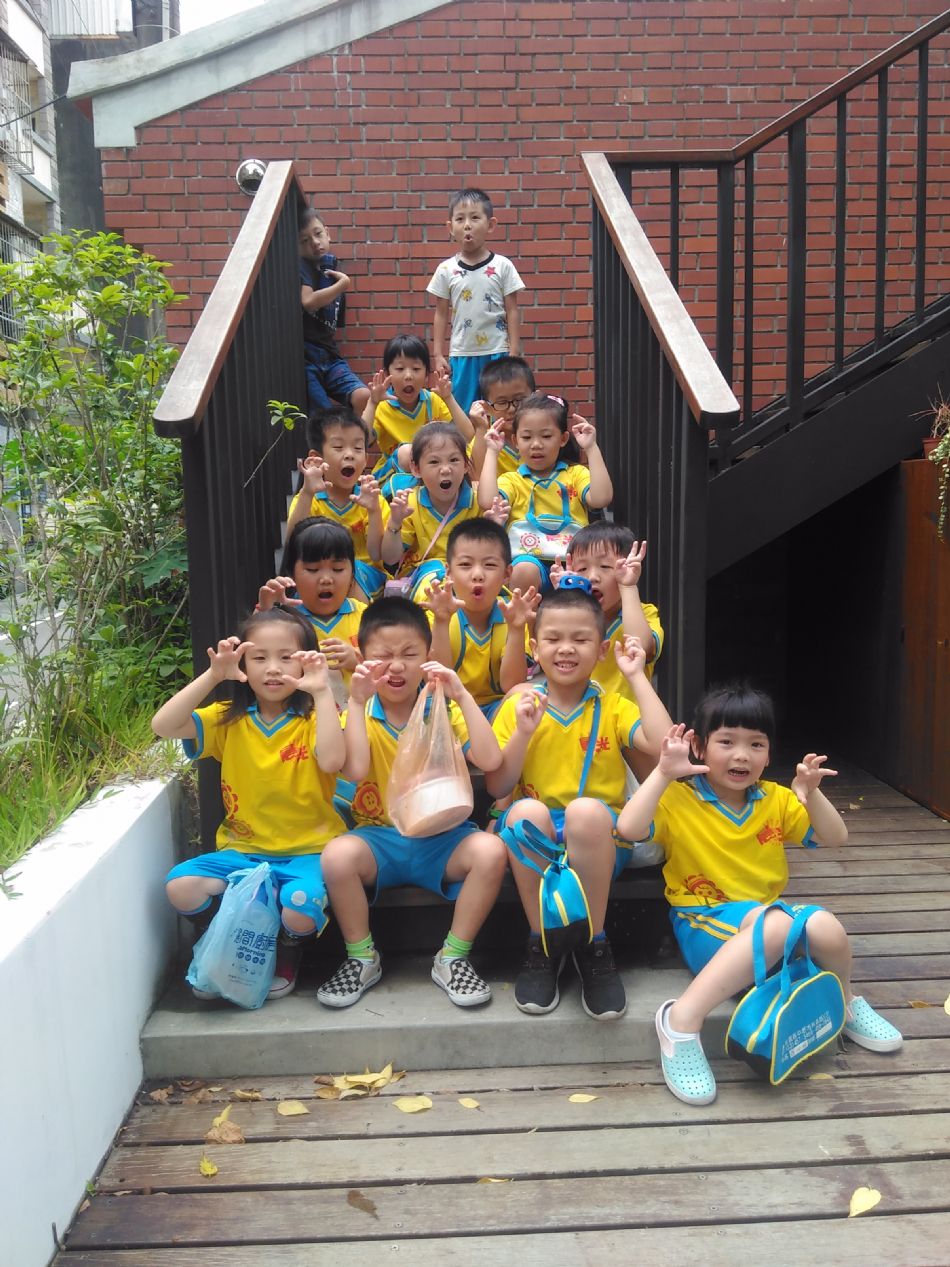 文件 : <FONT COLOR='red'>(108.08.16)壢小故事森林-4.JPG</FONT> <BR> 尺寸 : <FONT COLOR='blue'>950 × 1267</FONT> 圖元 <BR> 格式 : <FONT COLOR='green'>jpg</FONT> <BR> 大小 : <FONT COLOR='green'> -- </FONT> KB