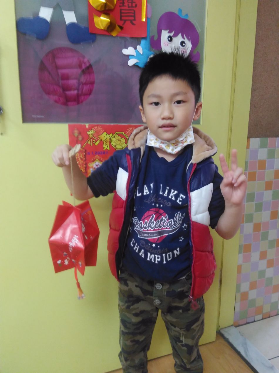 文件 : <FONT COLOR='red'>(109.02.07)元宵提燈籠.JPG</FONT> <BR> 尺寸 : <FONT COLOR='blue'>950 × 1267</FONT> 圖元 <BR> 格式 : <FONT COLOR='green'>jpg</FONT> <BR> 大小 : <FONT COLOR='green'> -- </FONT> KB