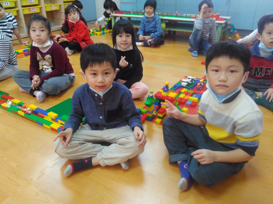 文件 : <FONT COLOR='red'>(109.02.14)樂高【萬里長城】-2.JPG</FONT> <BR> 尺寸 : <FONT COLOR='blue'>950 × 712</FONT> 圖元 <BR> 格式 : <FONT COLOR='green'>jpg</FONT> <BR> 大小 : <FONT COLOR='green'> -- </FONT> KB