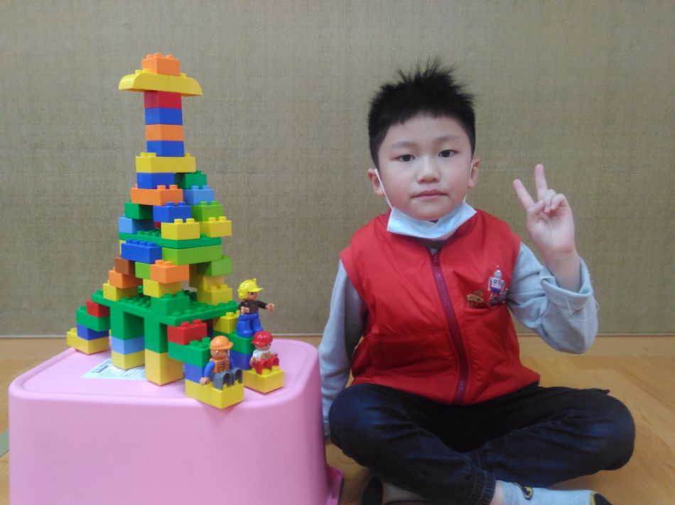 文件 : <FONT COLOR='red'>(109.02.21) 樂高【艾菲爾鐵塔】-1.JPG</FONT> <BR> 尺寸 : <FONT COLOR='blue'>950 × 712</FONT> 圖元 <BR> 格式 : <FONT COLOR='green'>jpg</FONT> <BR> 大小 : <FONT COLOR='green'> -- </FONT> KB