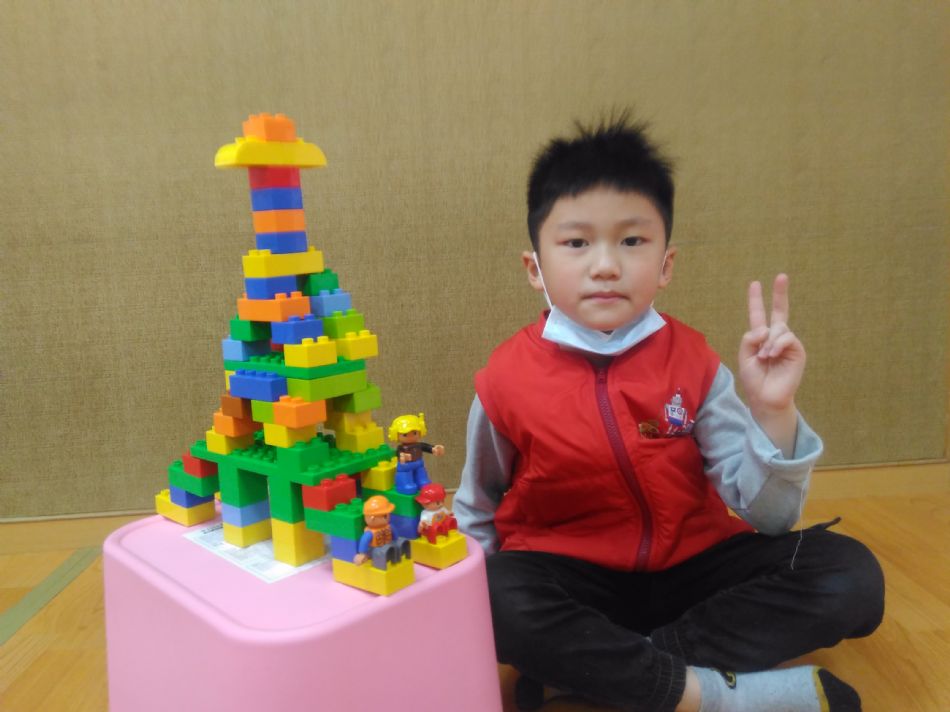 文件 : <FONT COLOR='red'>(109.02.21) 樂高【艾菲爾鐵塔】-2.JPG</FONT> <BR> 尺寸 : <FONT COLOR='blue'>950 × 712</FONT> 圖元 <BR> 格式 : <FONT COLOR='green'>jpg</FONT> <BR> 大小 : <FONT COLOR='green'> -- </FONT> KB