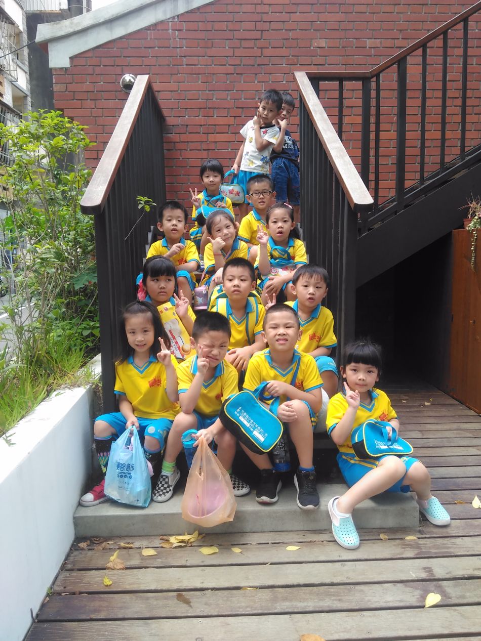 文件 : <FONT COLOR='red'>(108.08.16)壢小故事森林.JPG</FONT> <BR> 尺寸 : <FONT COLOR='blue'>950 × 1267</FONT> 圖元 <BR> 格式 : <FONT COLOR='green'>jpg</FONT> <BR> 大小 : <FONT COLOR='green'> -- </FONT> KB