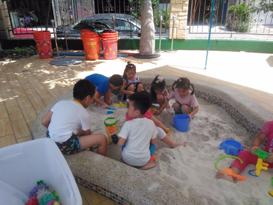 文件 : <FONT COLOR='red'>(108.08.22)玩沙趣-2.JPG</FONT> <BR> 尺寸 : <FONT COLOR='blue'>950 × 712</FONT> 圖元 <BR> 格式 : <FONT COLOR='green'>jpg</FONT> <BR> 大小 : <FONT COLOR='green'> -- </FONT> KB