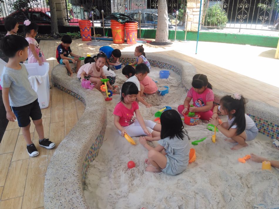 文件 : <FONT COLOR='red'>(108.08.22)玩沙趣.JPG</FONT> <BR> 尺寸 : <FONT COLOR='blue'>950 × 712</FONT> 圖元 <BR> 格式 : <FONT COLOR='green'>jpg</FONT> <BR> 大小 : <FONT COLOR='green'> -- </FONT> KB