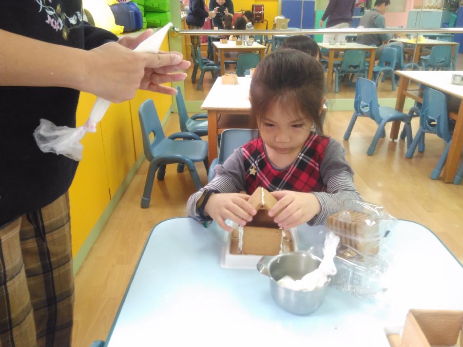 文件 : <FONT COLOR='red'>(108.12.24) 聖誕小屋-12.JPG</FONT> <BR> 尺寸 : <FONT COLOR='blue'>950 × 712</FONT> 圖元 <BR> 格式 : <FONT COLOR='green'>jpg</FONT> <BR> 大小 : <FONT COLOR='green'> -- </FONT> KB