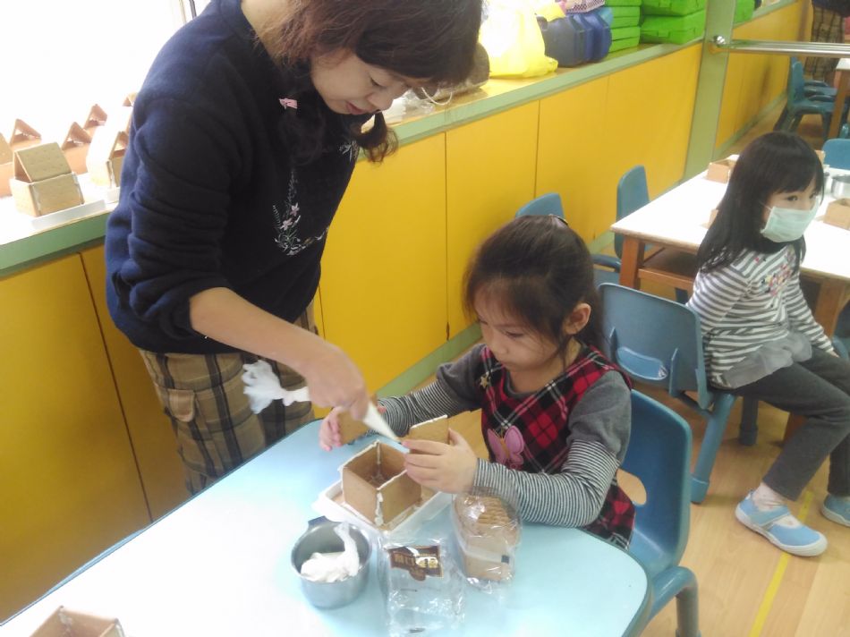 文件 : <FONT COLOR='red'>(108.12.24) 聖誕小屋-15.JPG</FONT> <BR> 尺寸 : <FONT COLOR='blue'>950 × 712</FONT> 圖元 <BR> 格式 : <FONT COLOR='green'>jpg</FONT> <BR> 大小 : <FONT COLOR='green'> -- </FONT> KB