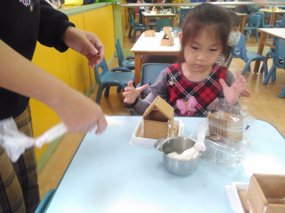 文件 : <FONT COLOR='red'>(108.12.24) 聖誕小屋-16.JPG</FONT> <BR> 尺寸 : <FONT COLOR='blue'>950 × 712</FONT> 圖元 <BR> 格式 : <FONT COLOR='green'>jpg</FONT> <BR> 大小 : <FONT COLOR='green'> -- </FONT> KB