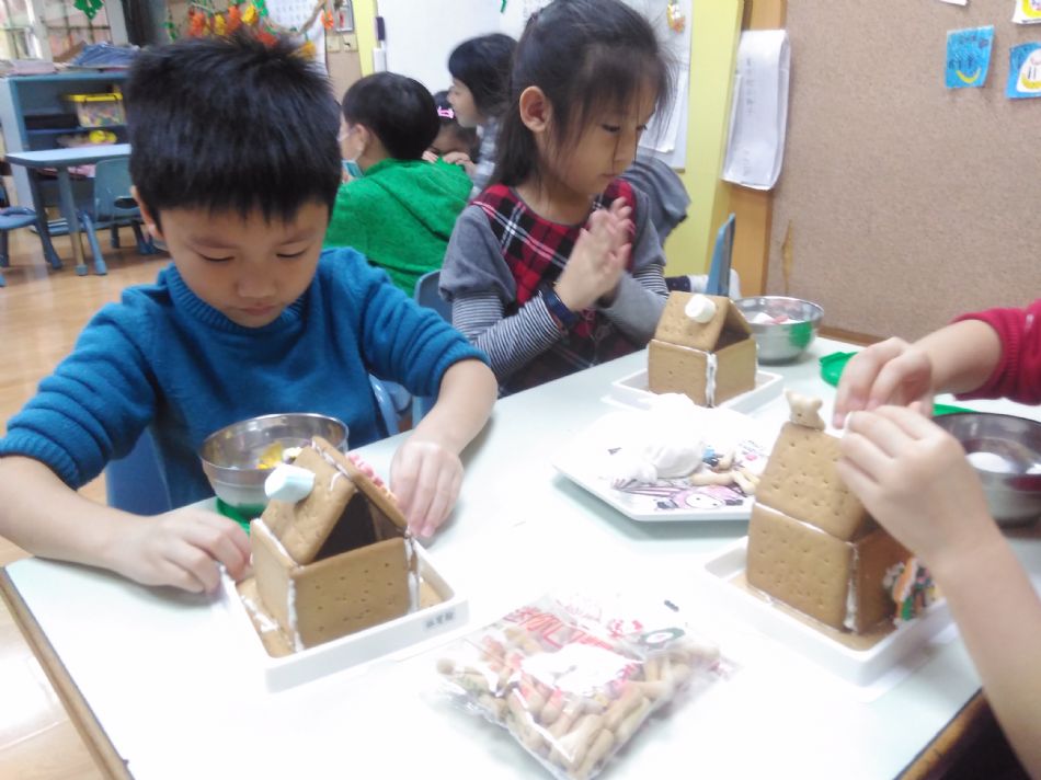 文件 : <FONT COLOR='red'>(108.12.24) 聖誕小屋-17.JPG</FONT> <BR> 尺寸 : <FONT COLOR='blue'>950 × 712</FONT> 圖元 <BR> 格式 : <FONT COLOR='green'>jpg</FONT> <BR> 大小 : <FONT COLOR='green'> -- </FONT> KB