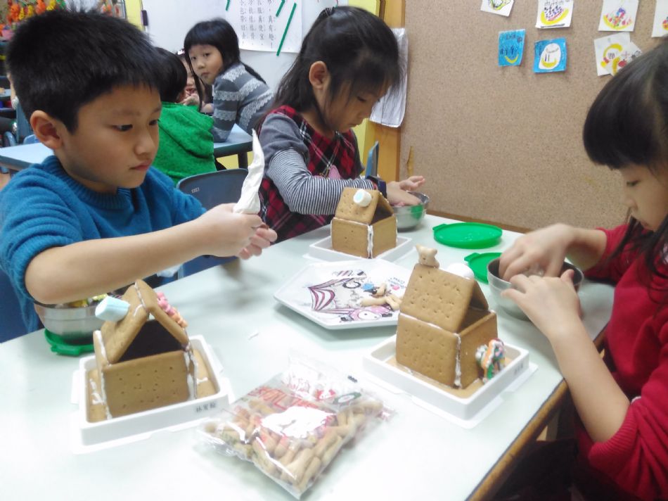 文件 : <FONT COLOR='red'>(108.12.24) 聖誕小屋-18.JPG</FONT> <BR> 尺寸 : <FONT COLOR='blue'>950 × 712</FONT> 圖元 <BR> 格式 : <FONT COLOR='green'>jpg</FONT> <BR> 大小 : <FONT COLOR='green'> -- </FONT> KB