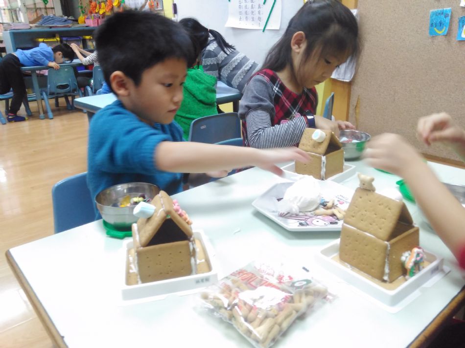 文件 : <FONT COLOR='red'>(108.12.24) 聖誕小屋-6.JPG</FONT> <BR> 尺寸 : <FONT COLOR='blue'>950 × 712</FONT> 圖元 <BR> 格式 : <FONT COLOR='green'>jpg</FONT> <BR> 大小 : <FONT COLOR='green'> -- </FONT> KB