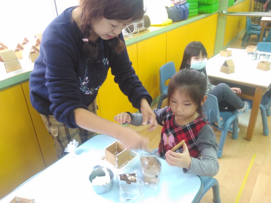 文件 : <FONT COLOR='red'>(108.12.24) 聖誕小屋-7.JPG</FONT> <BR> 尺寸 : <FONT COLOR='blue'>950 × 712</FONT> 圖元 <BR> 格式 : <FONT COLOR='green'>jpg</FONT> <BR> 大小 : <FONT COLOR='green'> -- </FONT> KB