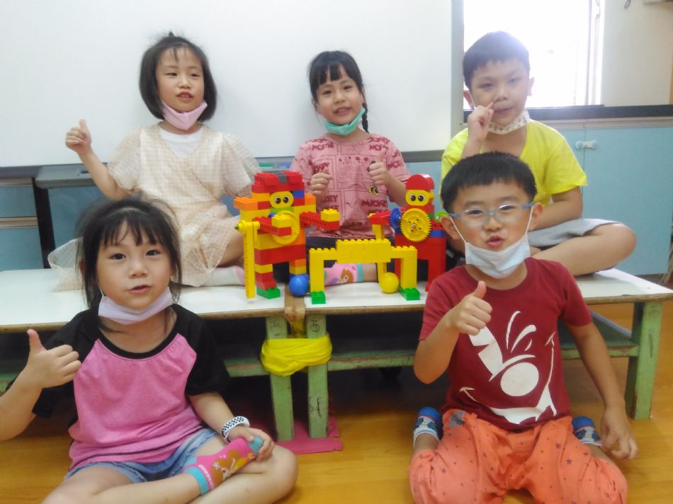 文件 : <FONT COLOR='red'>(109.05.15)樂高【曲棍球開幕賽】-1.JPG</FONT> <BR> 尺寸 : <FONT COLOR='blue'>950 × 712</FONT> 圖元 <BR> 格式 : <FONT COLOR='green'>jpg</FONT> <BR> 大小 : <FONT COLOR='green'> -- </FONT> KB