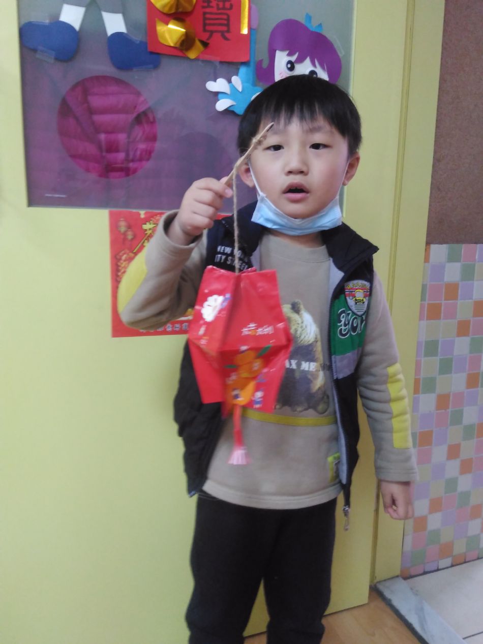 文件 : <FONT COLOR='red'>(109.02.07)元宵提燈籠-1.JPG</FONT> <BR> 尺寸 : <FONT COLOR='blue'>950 × 1267</FONT> 圖元 <BR> 格式 : <FONT COLOR='green'>jpg</FONT> <BR> 大小 : <FONT COLOR='green'> -- </FONT> KB