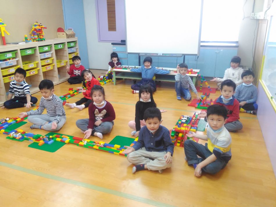 文件 : <FONT COLOR='red'>(109.02.14)樂高【萬里長城】-1.JPG</FONT> <BR> 尺寸 : <FONT COLOR='blue'>950 × 712</FONT> 圖元 <BR> 格式 : <FONT COLOR='green'>jpg</FONT> <BR> 大小 : <FONT COLOR='green'> -- </FONT> KB