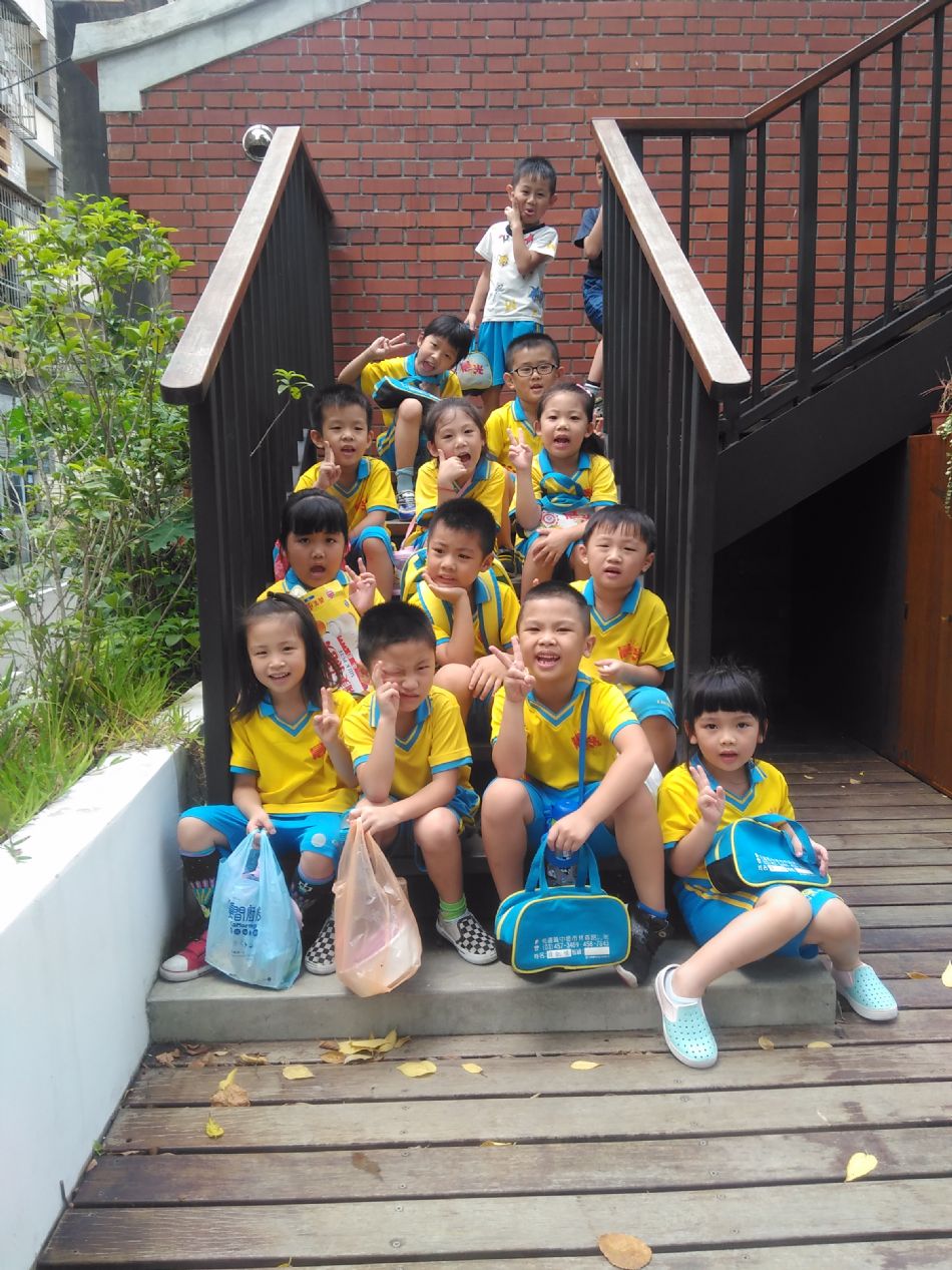 文件 : <FONT COLOR='red'>(108.08.16)壢小故事森林-2.JPG</FONT> <BR> 尺寸 : <FONT COLOR='blue'>950 × 1267</FONT> 圖元 <BR> 格式 : <FONT COLOR='green'>jpg</FONT> <BR> 大小 : <FONT COLOR='green'> -- </FONT> KB