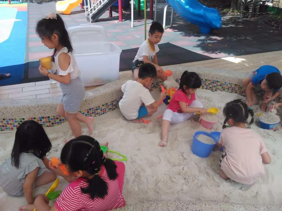 文件 : <FONT COLOR='red'>(108.08.22)玩沙趣.JPG</FONT> <BR> 尺寸 : <FONT COLOR='blue'>950 × 712</FONT> 圖元 <BR> 格式 : <FONT COLOR='green'>jpg</FONT> <BR> 大小 : <FONT COLOR='green'> -- </FONT> KB