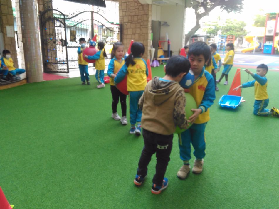 文件 : <FONT COLOR='red'>(108.12.25) 體能【拉雪橇囉】-10.JPG</FONT> <BR> 尺寸 : <FONT COLOR='blue'>950 × 712</FONT> 圖元 <BR> 格式 : <FONT COLOR='green'>jpg</FONT> <BR> 大小 : <FONT COLOR='green'> -- </FONT> KB