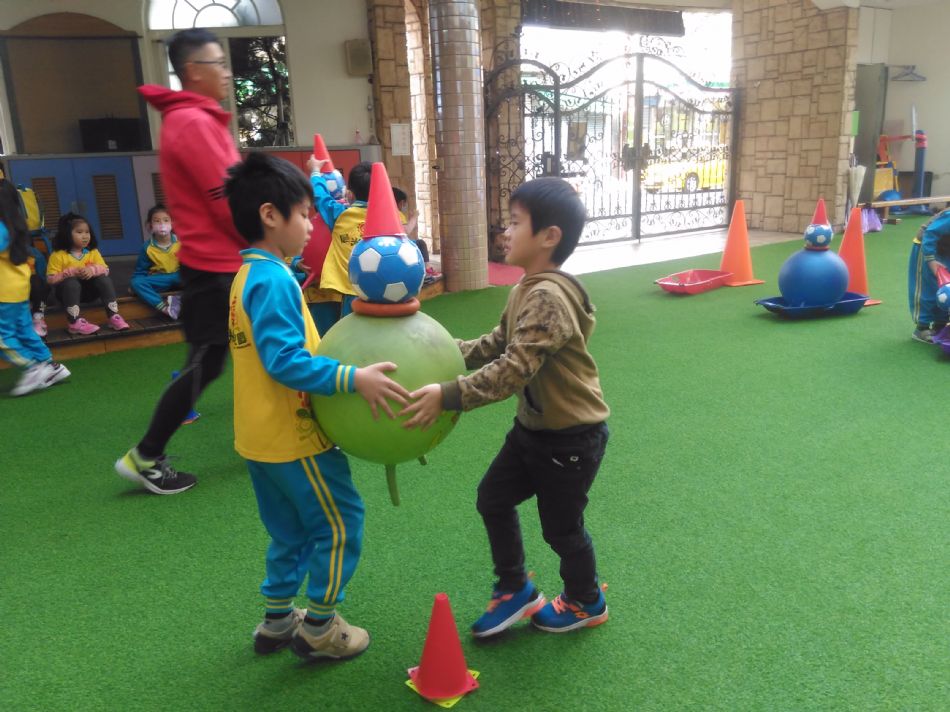 文件 : <FONT COLOR='red'>(108.12.25) 體能【拉雪橇囉】-11.JPG</FONT> <BR> 尺寸 : <FONT COLOR='blue'>950 × 712</FONT> 圖元 <BR> 格式 : <FONT COLOR='green'>jpg</FONT> <BR> 大小 : <FONT COLOR='green'> -- </FONT> KB