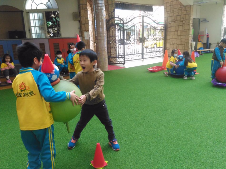 文件 : <FONT COLOR='red'>(108.12.25) 體能【拉雪橇囉】-14.JPG</FONT> <BR> 尺寸 : <FONT COLOR='blue'>950 × 712</FONT> 圖元 <BR> 格式 : <FONT COLOR='green'>jpg</FONT> <BR> 大小 : <FONT COLOR='green'> -- </FONT> KB