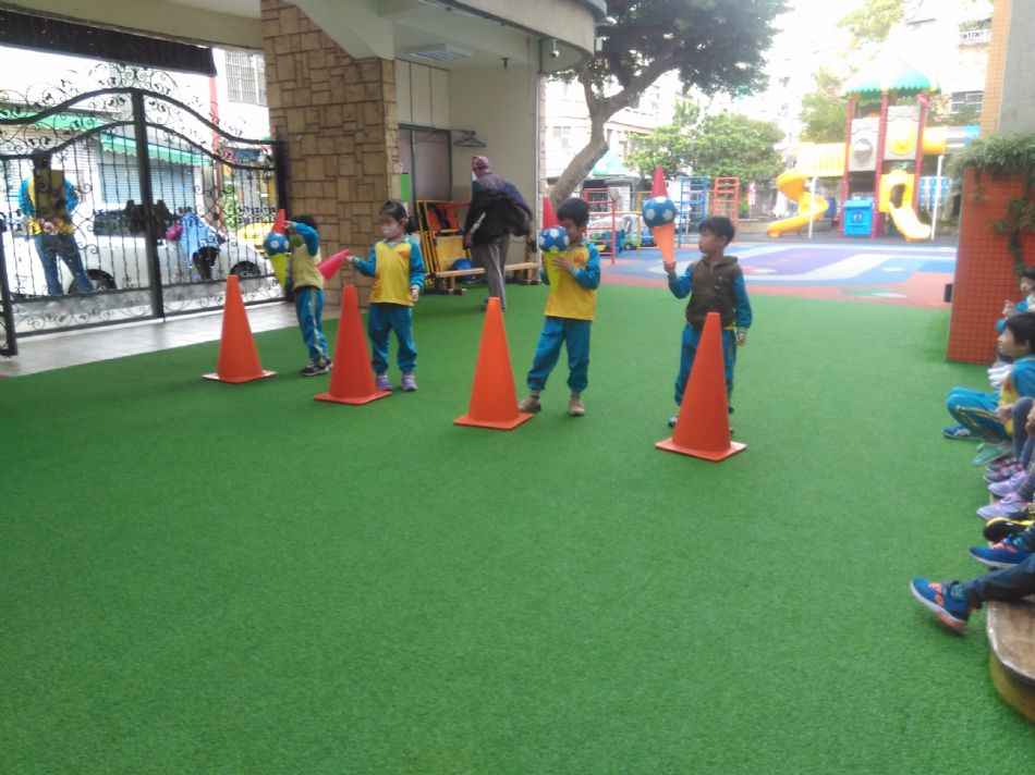 文件 : <FONT COLOR='red'>(108.12.25) 體能【拉雪橇囉】-16.JPG</FONT> <BR> 尺寸 : <FONT COLOR='blue'>950 × 712</FONT> 圖元 <BR> 格式 : <FONT COLOR='green'>jpg</FONT> <BR> 大小 : <FONT COLOR='green'> -- </FONT> KB