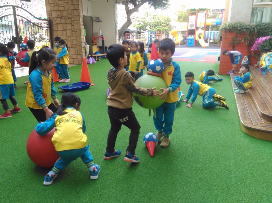 文件 : <FONT COLOR='red'>(108.12.25) 體能【拉雪橇囉】-17.JPG</FONT> <BR> 尺寸 : <FONT COLOR='blue'>950 × 712</FONT> 圖元 <BR> 格式 : <FONT COLOR='green'>jpg</FONT> <BR> 大小 : <FONT COLOR='green'> -- </FONT> KB