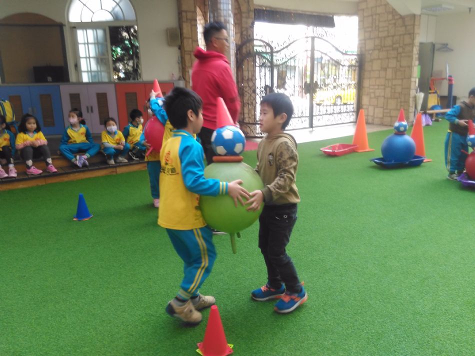 文件 : <FONT COLOR='red'>(108.12.25) 體能【拉雪橇囉】-18.JPG</FONT> <BR> 尺寸 : <FONT COLOR='blue'>950 × 712</FONT> 圖元 <BR> 格式 : <FONT COLOR='green'>jpg</FONT> <BR> 大小 : <FONT COLOR='green'> -- </FONT> KB