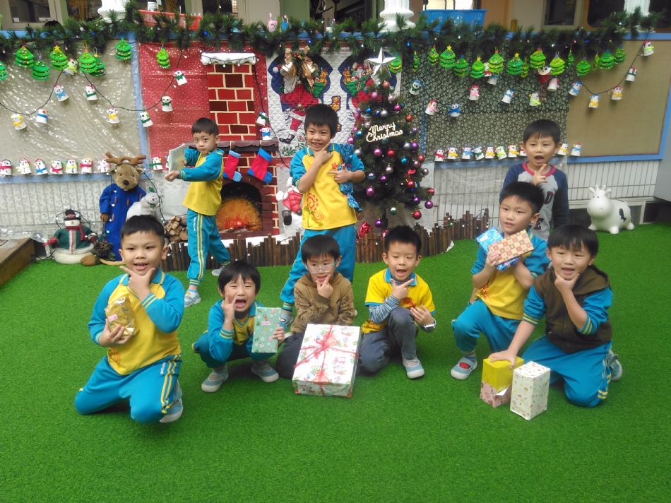 文件 : <FONT COLOR='red'>(108.12.25) 聖誕節【交換禮物】-3.JPG</FONT> <BR> 尺寸 : <FONT COLOR='blue'>950 × 712</FONT> 圖元 <BR> 格式 : <FONT COLOR='green'>jpg</FONT> <BR> 大小 : <FONT COLOR='green'> -- </FONT> KB