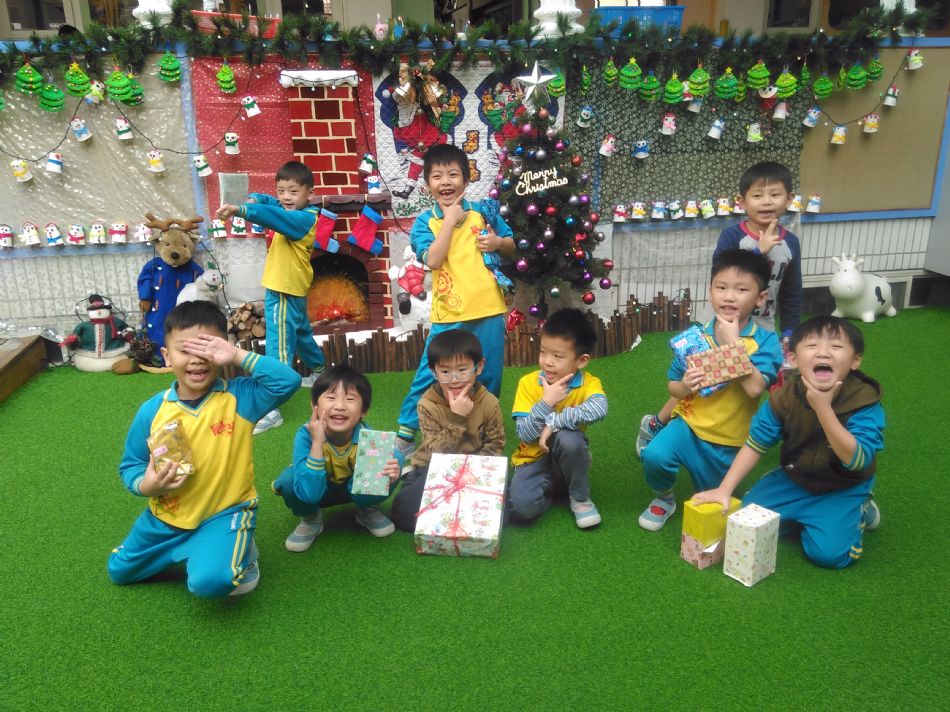 文件 : <FONT COLOR='red'>(108.12.25) 聖誕節【交換禮物】-6.JPG</FONT> <BR> 尺寸 : <FONT COLOR='blue'>950 × 712</FONT> 圖元 <BR> 格式 : <FONT COLOR='green'>jpg</FONT> <BR> 大小 : <FONT COLOR='green'> -- </FONT> KB