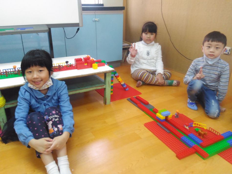 文件 : <FONT COLOR='red'>(109.02.14)樂高【萬里長城】-3.JPG</FONT> <BR> 尺寸 : <FONT COLOR='blue'>950 × 712</FONT> 圖元 <BR> 格式 : <FONT COLOR='green'>jpg</FONT> <BR> 大小 : <FONT COLOR='green'> -- </FONT> KB