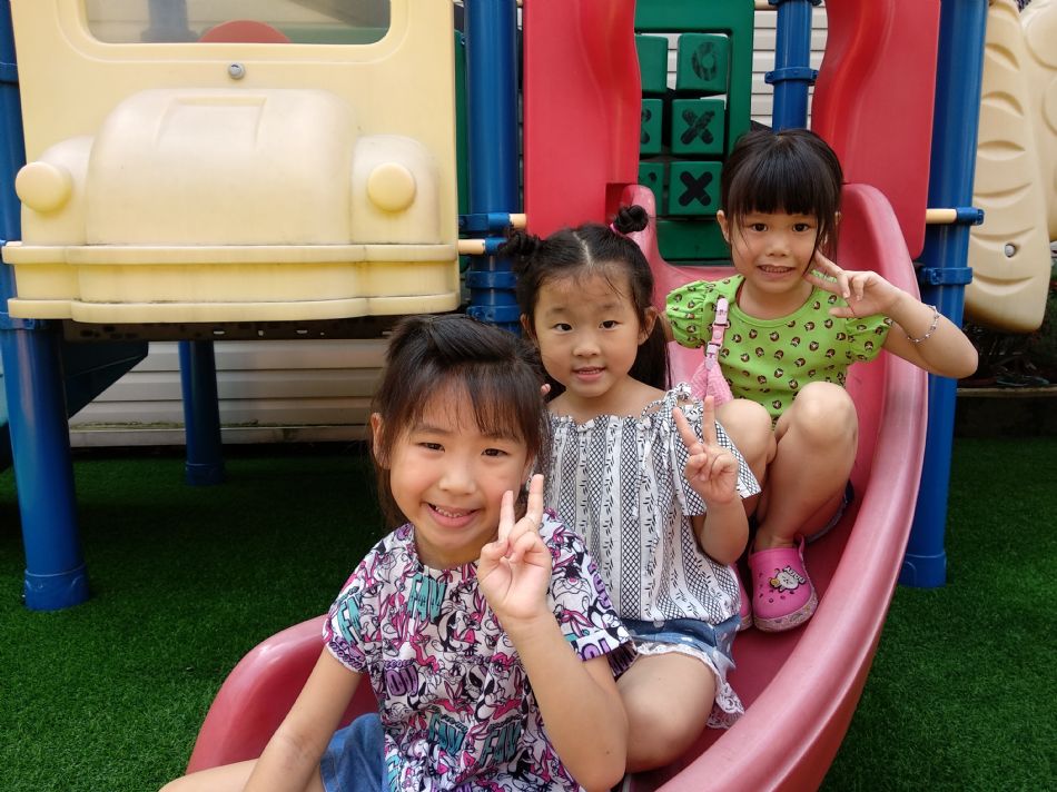 文件 : <FONT COLOR='red'>(108.09.02)校園生活照-14.JPG</FONT> <BR> 尺寸 : <FONT COLOR='blue'>950 × 712</FONT> 圖元 <BR> 格式 : <FONT COLOR='green'>jpg</FONT> <BR> 大小 : <FONT COLOR='green'> -- </FONT> KB