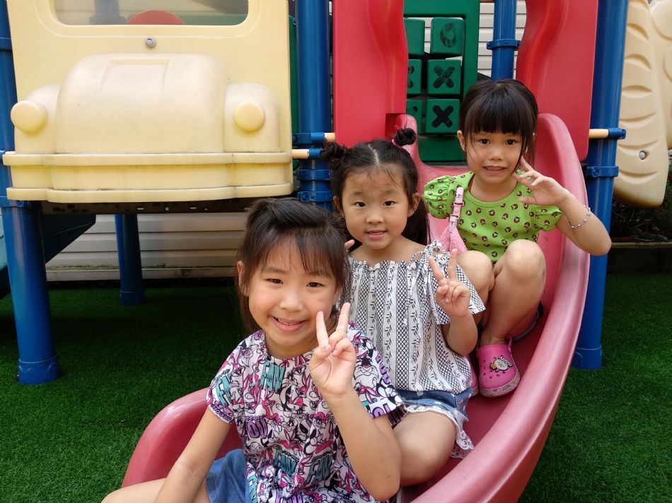 文件 : <FONT COLOR='red'>(108.09.02)校園生活照-8.JPG</FONT> <BR> 尺寸 : <FONT COLOR='blue'>950 × 712</FONT> 圖元 <BR> 格式 : <FONT COLOR='green'>jpg</FONT> <BR> 大小 : <FONT COLOR='green'> -- </FONT> KB