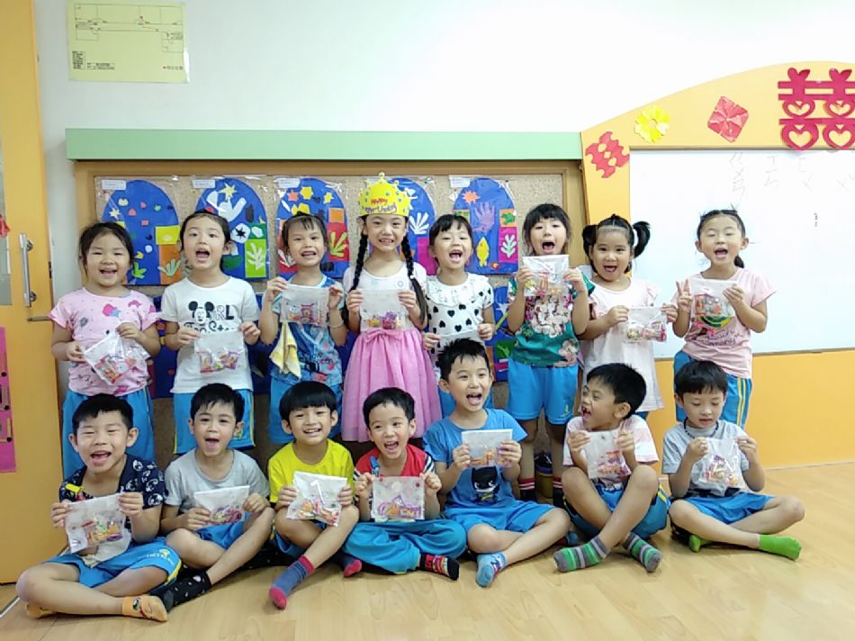 文件 : <FONT COLOR='red'>(108.10.02)Pony慶生-3.JPG</FONT> <BR> 尺寸 : <FONT COLOR='blue'>950 × 712</FONT> 圖元 <BR> 格式 : <FONT COLOR='green'>jpg</FONT> <BR> 大小 : <FONT COLOR='green'> -- </FONT> KB