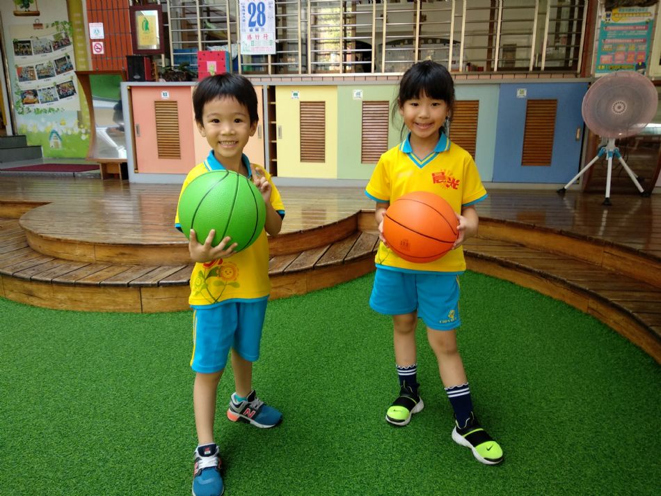 文件 : <FONT COLOR='red'>(108.08.28)體能課-2.JPG</FONT> <BR> 尺寸 : <FONT COLOR='blue'>950 × 712</FONT> 圖元 <BR> 格式 : <FONT COLOR='green'>jpg</FONT> <BR> 大小 : <FONT COLOR='green'> -- </FONT> KB