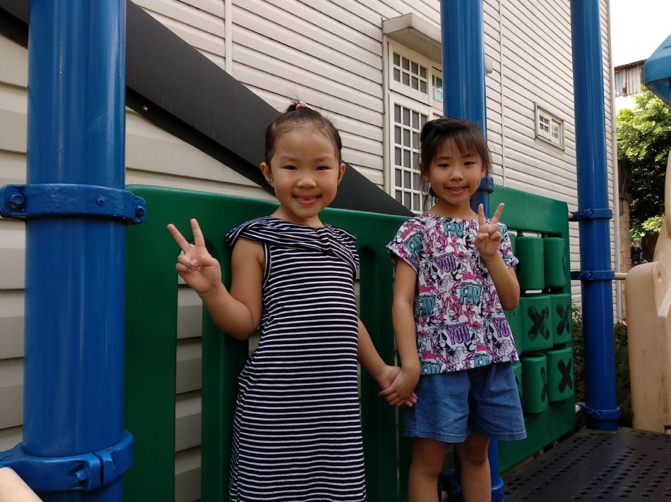 文件 : <FONT COLOR='red'>(108.09.02)校園生活照-14.JPG</FONT> <BR> 尺寸 : <FONT COLOR='blue'>950 × 712</FONT> 圖元 <BR> 格式 : <FONT COLOR='green'>jpg</FONT> <BR> 大小 : <FONT COLOR='green'> -- </FONT> KB