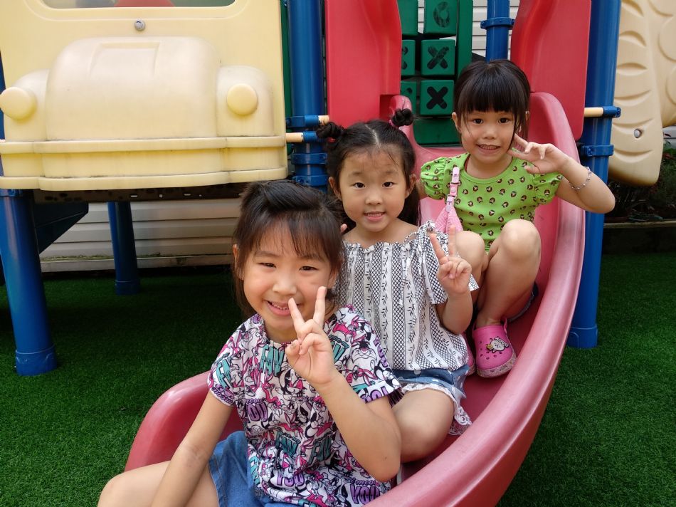 文件 : <FONT COLOR='red'>(108.09.02)校園生活照-3.JPG</FONT> <BR> 尺寸 : <FONT COLOR='blue'>950 × 712</FONT> 圖元 <BR> 格式 : <FONT COLOR='green'>jpg</FONT> <BR> 大小 : <FONT COLOR='green'> -- </FONT> KB