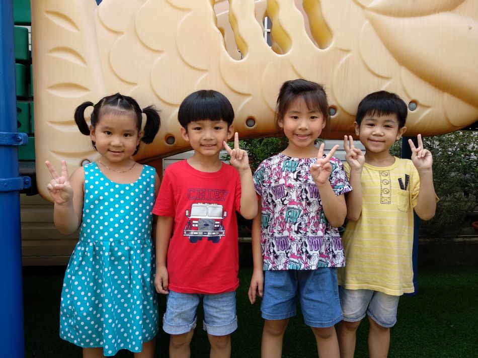 文件 : <FONT COLOR='red'>(108.09.02)校園生活照-4.JPG</FONT> <BR> 尺寸 : <FONT COLOR='blue'>950 × 712</FONT> 圖元 <BR> 格式 : <FONT COLOR='green'>jpg</FONT> <BR> 大小 : <FONT COLOR='green'> -- </FONT> KB