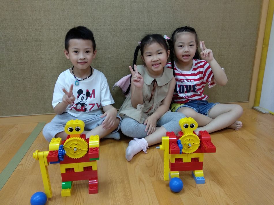 文件 : <FONT COLOR='red'>(109.05.15)樂高【曲棍球員】.JPG</FONT> <BR> 尺寸 : <FONT COLOR='blue'>950 × 712</FONT> 圖元 <BR> 格式 : <FONT COLOR='green'>jpg</FONT> <BR> 大小 : <FONT COLOR='green'> -- </FONT> KB