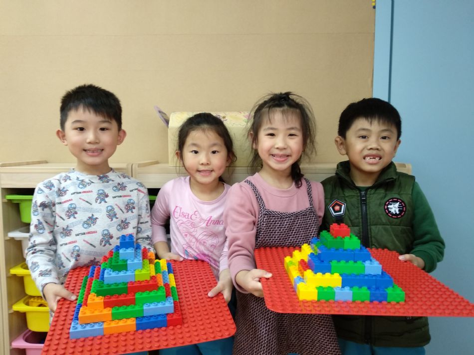 文件 : <FONT COLOR='red'>(109.02.26)樂高積木【金字塔】-4.JPG</FONT> <BR> 尺寸 : <FONT COLOR='blue'>950 × 712</FONT> 圖元 <BR> 格式 : <FONT COLOR='green'>jpg</FONT> <BR> 大小 : <FONT COLOR='green'> -- </FONT> KB