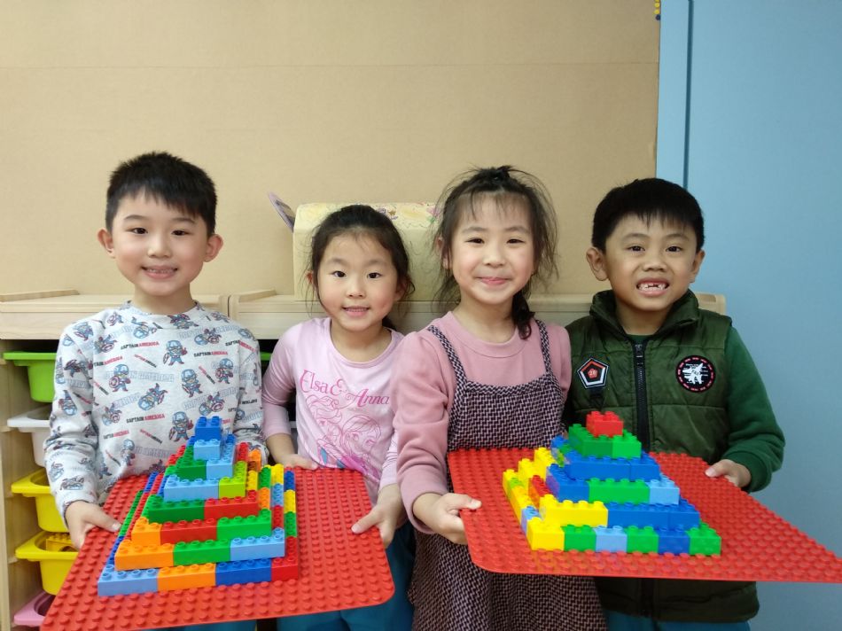 文件 : <FONT COLOR='red'>(109.02.26)樂高積木【金字塔】-5.JPG</FONT> <BR> 尺寸 : <FONT COLOR='blue'>950 × 712</FONT> 圖元 <BR> 格式 : <FONT COLOR='green'>jpg</FONT> <BR> 大小 : <FONT COLOR='green'> -- </FONT> KB