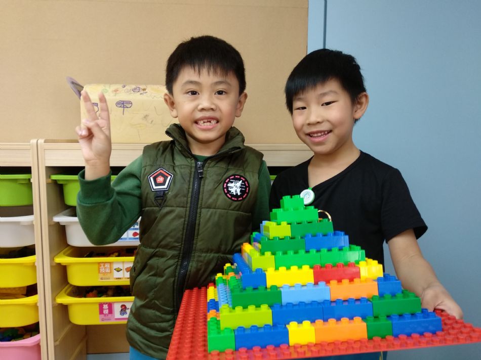 文件 : <FONT COLOR='red'>(109.02.26)樂高積木【金字塔】-6.JPG</FONT> <BR> 尺寸 : <FONT COLOR='blue'>950 × 712</FONT> 圖元 <BR> 格式 : <FONT COLOR='green'>jpg</FONT> <BR> 大小 : <FONT COLOR='green'> -- </FONT> KB