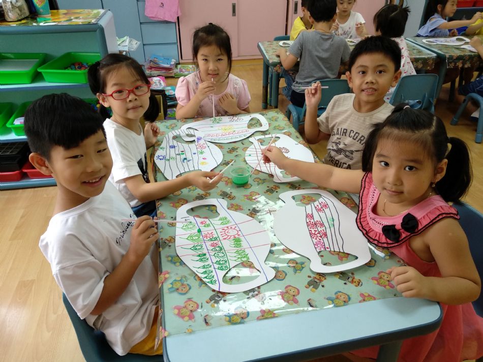 文件 : <FONT COLOR='red'>(109.05.26)泡泡畫-1.JPG</FONT> <BR> 尺寸 : <FONT COLOR='blue'>950 × 712</FONT> 圖元 <BR> 格式 : <FONT COLOR='green'>jpg</FONT> <BR> 大小 : <FONT COLOR='green'> -- </FONT> KB