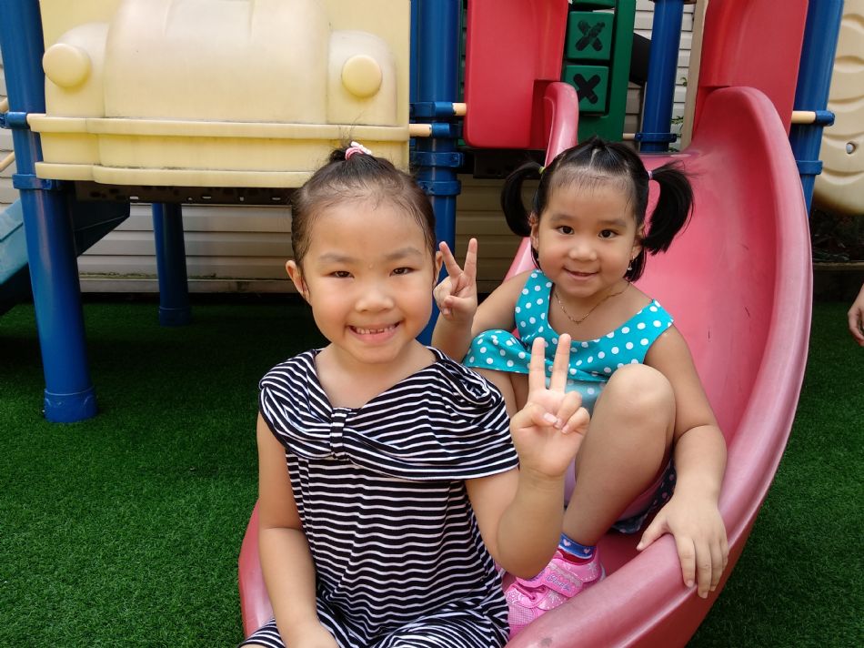 文件 : <FONT COLOR='red'>(108.09.02)校園生活照-16.JPG</FONT> <BR> 尺寸 : <FONT COLOR='blue'>950 × 712</FONT> 圖元 <BR> 格式 : <FONT COLOR='green'>jpg</FONT> <BR> 大小 : <FONT COLOR='green'> -- </FONT> KB