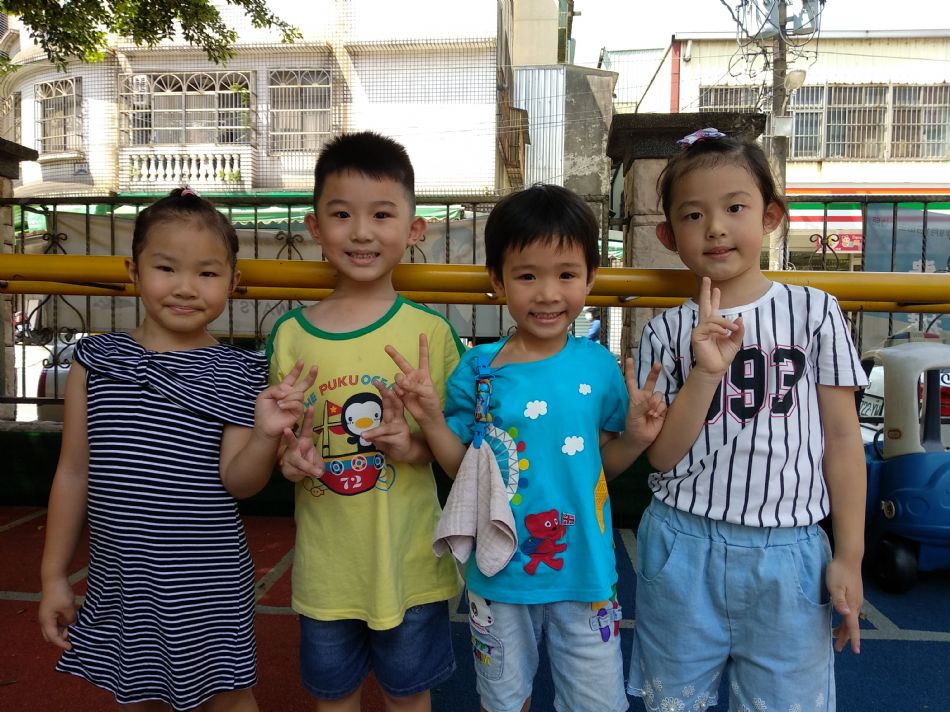 文件 : <FONT COLOR='red'>(108.09.02)校園生活照-2.JPG</FONT> <BR> 尺寸 : <FONT COLOR='blue'>950 × 712</FONT> 圖元 <BR> 格式 : <FONT COLOR='green'>jpg</FONT> <BR> 大小 : <FONT COLOR='green'> -- </FONT> KB