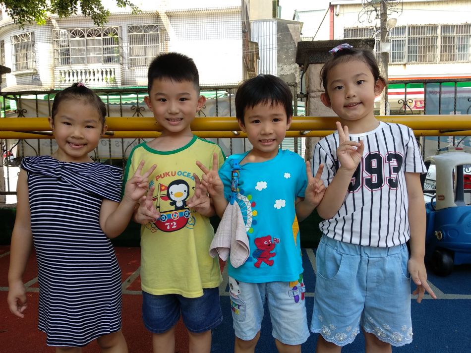 文件 : <FONT COLOR='red'>(108.09.02)校園生活照-8.JPG</FONT> <BR> 尺寸 : <FONT COLOR='blue'>950 × 712</FONT> 圖元 <BR> 格式 : <FONT COLOR='green'>jpg</FONT> <BR> 大小 : <FONT COLOR='green'> -- </FONT> KB