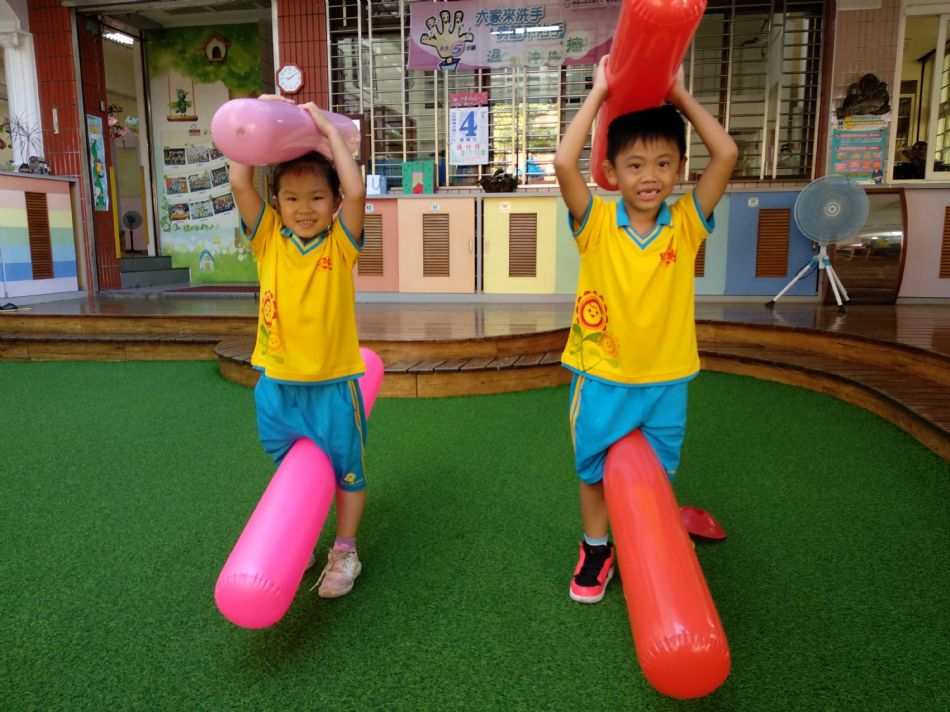 文件 : <FONT COLOR='red'>(108.09.04)體能課-3.JPG</FONT> <BR> 尺寸 : <FONT COLOR='blue'>950 × 712</FONT> 圖元 <BR> 格式 : <FONT COLOR='green'>jpg</FONT> <BR> 大小 : <FONT COLOR='green'> -- </FONT> KB