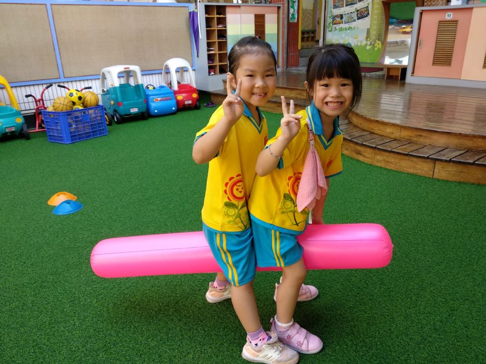 文件 : <FONT COLOR='red'>(108.09.04)體能課.JPG</FONT> <BR> 尺寸 : <FONT COLOR='blue'>950 × 712</FONT> 圖元 <BR> 格式 : <FONT COLOR='green'>jpg</FONT> <BR> 大小 : <FONT COLOR='green'> -- </FONT> KB